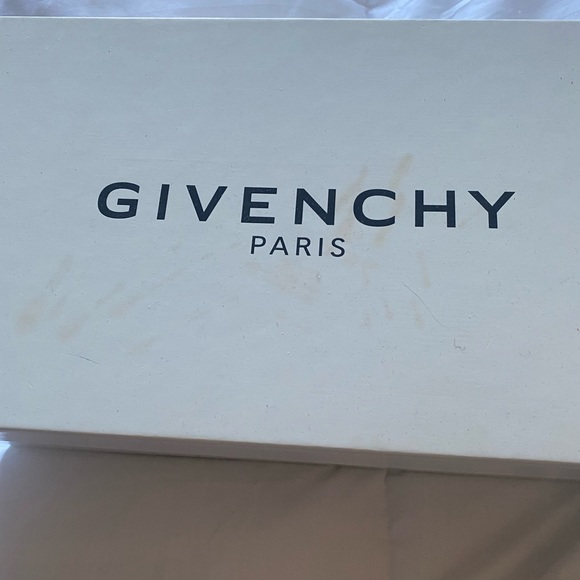 Givenchy sneakers - Picture 2 of 7